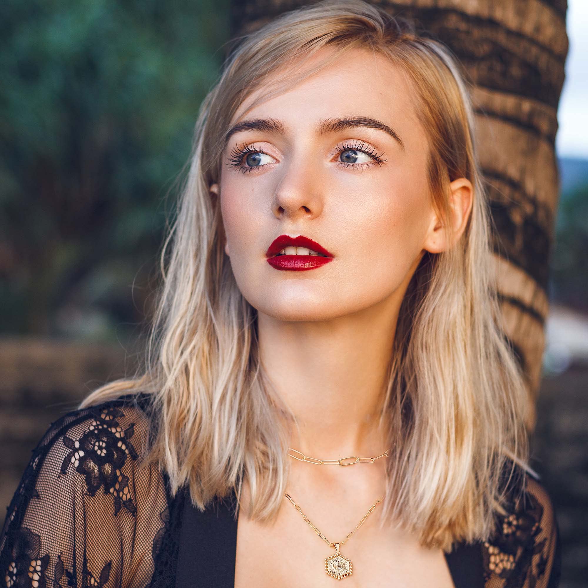 2PCS A Papercilp Chain&Hexagon Dainty Layered Choker Necklace
